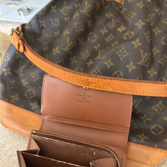 Louis Vuitton bucket bag - Picture 2 of 7